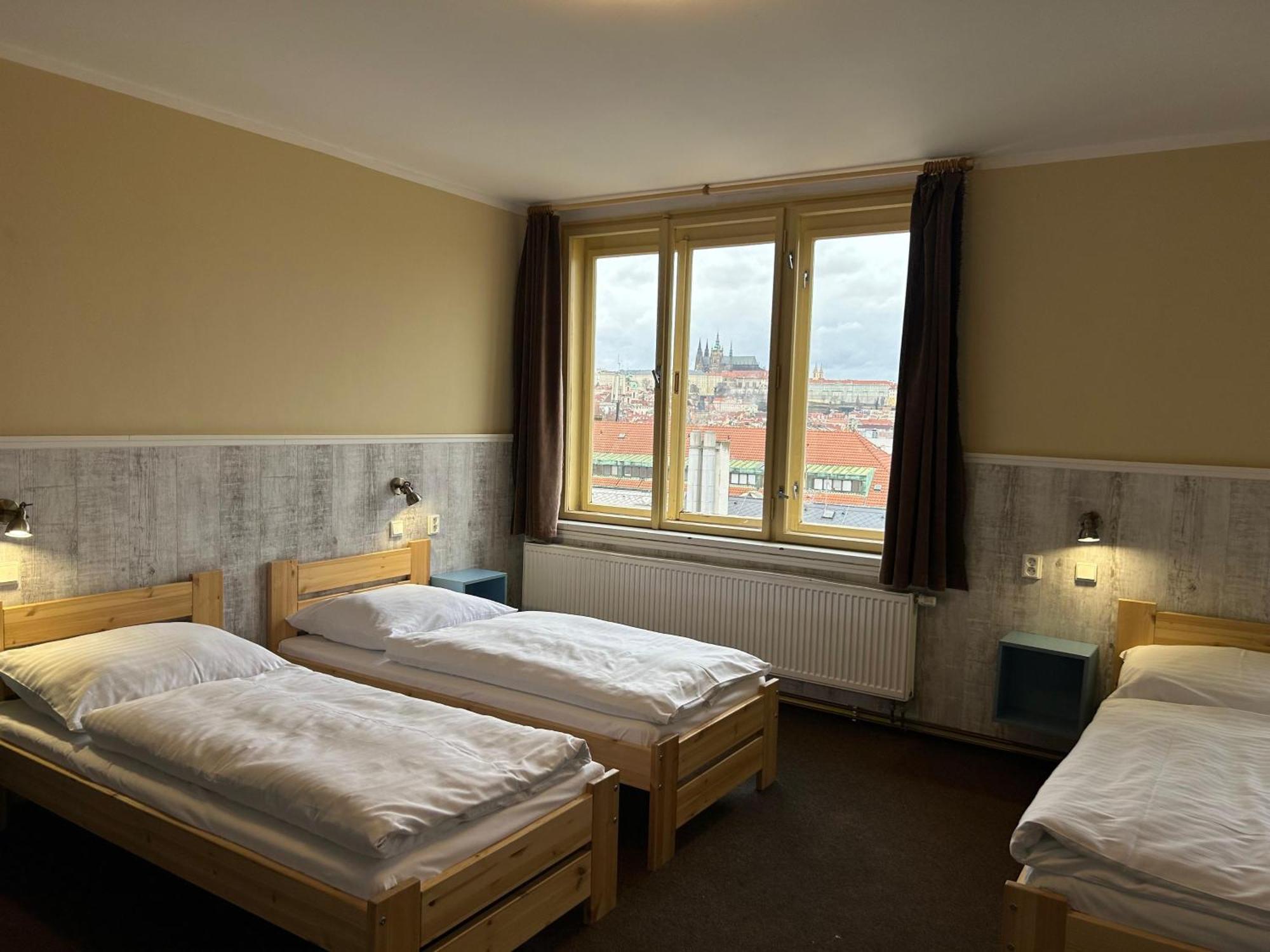 Hostel Downtown Prága Kültér fotó
