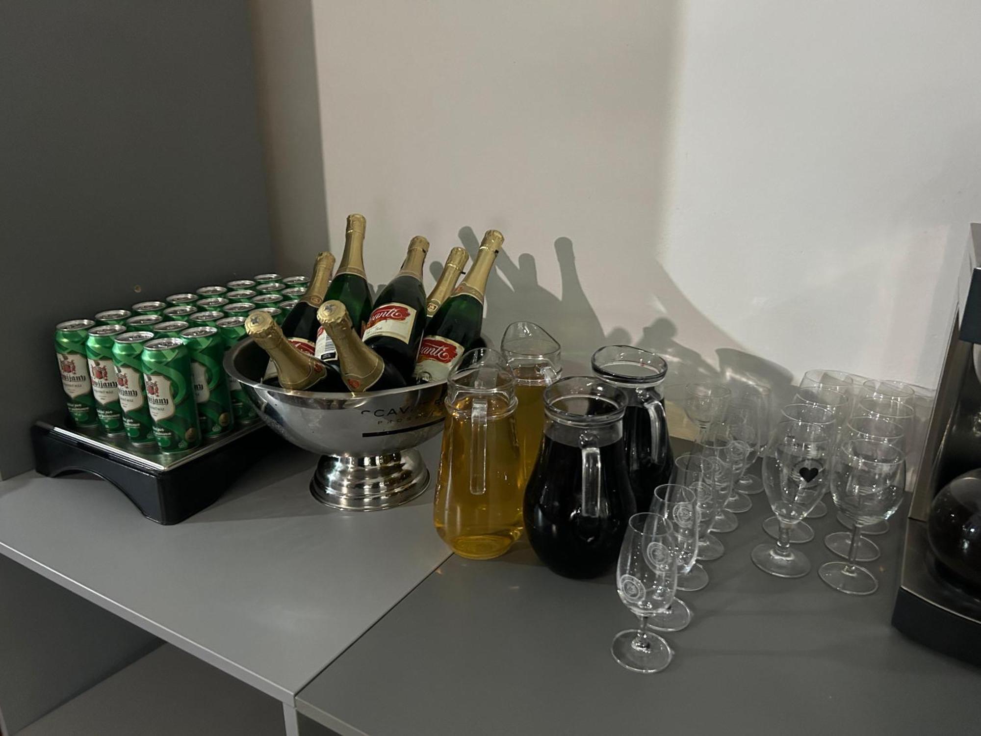 Hostel Downtown Prága Kültér fotó