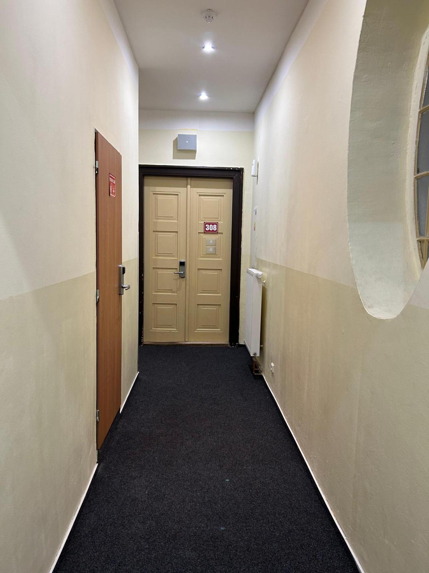 Hostel Downtown Prága Kültér fotó