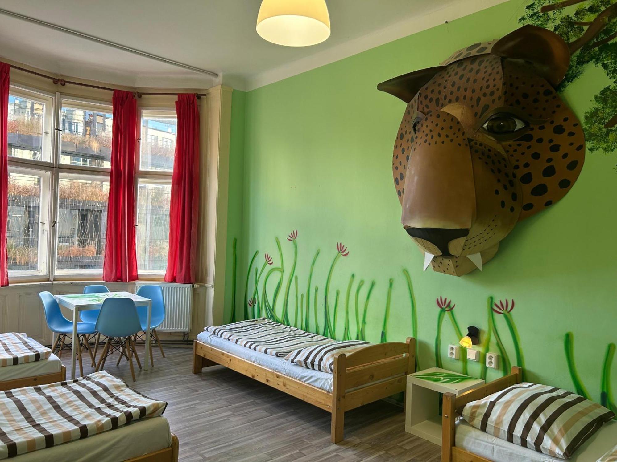 Hostel Downtown Prága Kültér fotó